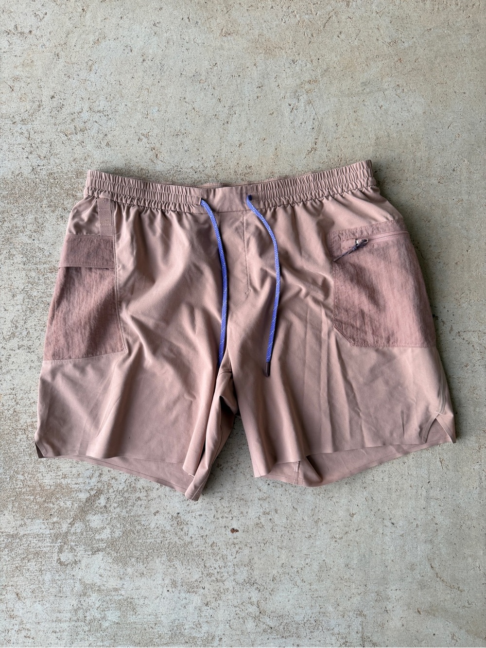 Lululemon Shorts Men XL Pink Clay Cargo Hiking Performance Active
Drawstring